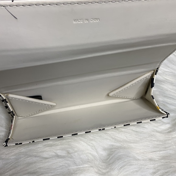 FOSSIL Hard Shell Leather Heart Print Glasses Case Foldable - Picture 4 of 6